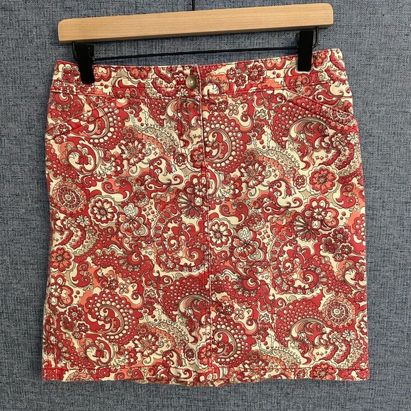 Ann Taylor Dresses & Skirts - 90’s Ann Taylor Red and Cream Paisley Mini Skirt Size 4P